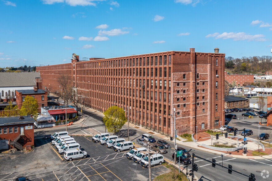 More Photos Of 15 Union St, Lawrence Light Manufacturing For Lease