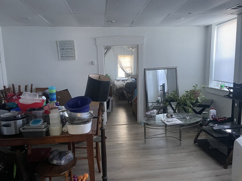 More Photos Of 900 N 2nd St, Saint Charles Storefront Retail Residential For Sale