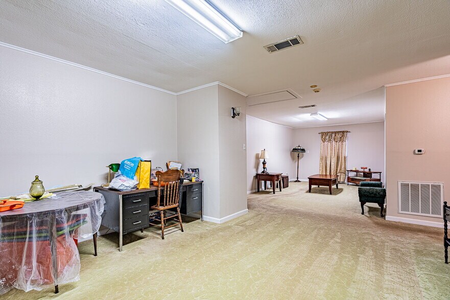 More Photos Of 2800 Lake Villa Dr, Metairie Flex For Sale