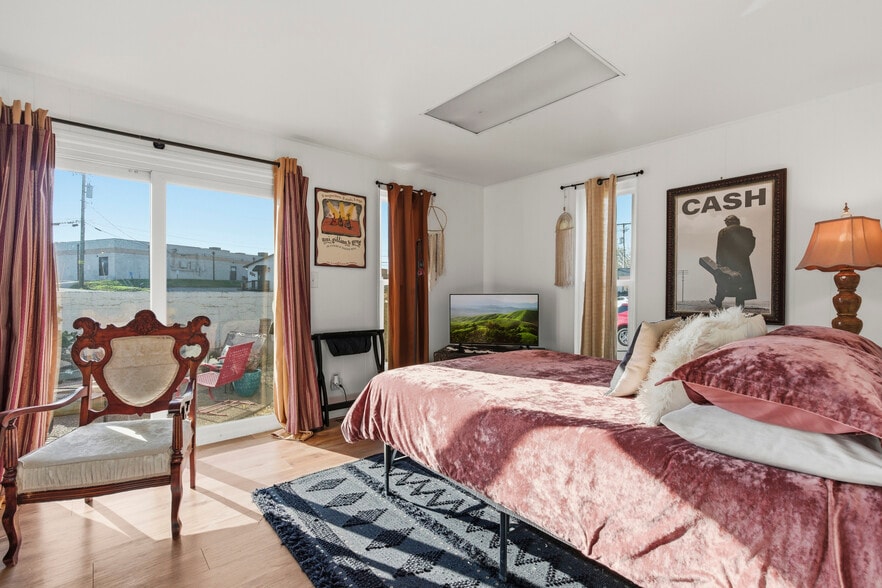 More Photos Of 2831 Columbine Pl, Nashville Freestanding For Sale