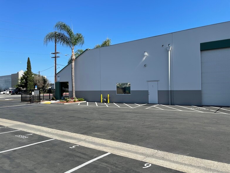 More Photos Of 2131 Placentia Ave, Costa Mesa Manufacturing For Lease
