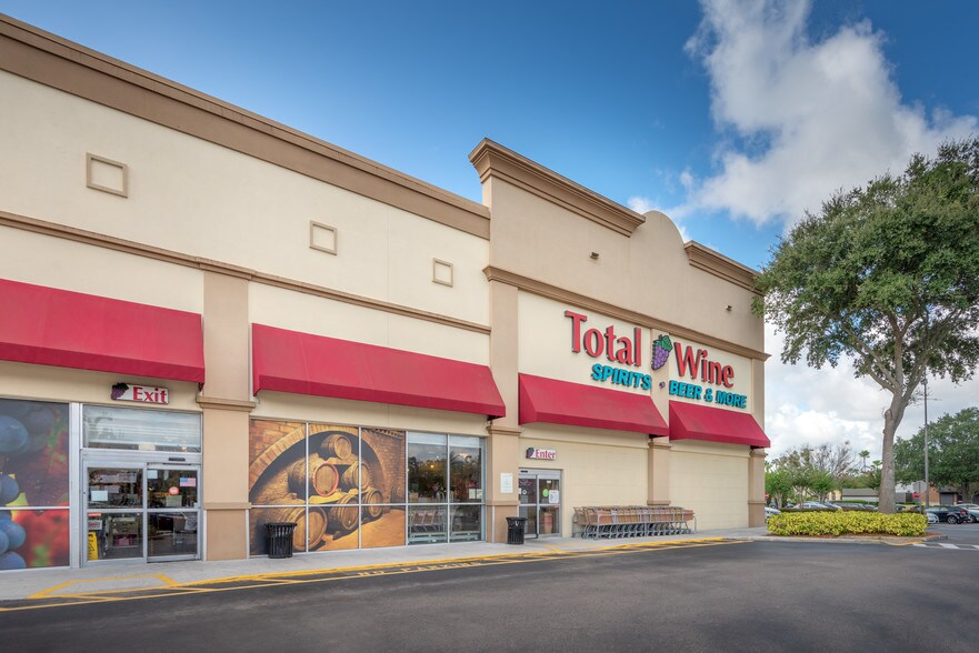 More Photos Of 2410-2606 E Colonial Dr, Orlando Unknown For Lease