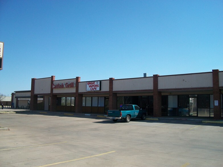 More Photos Of 1505 Southwest Pky, Wichita Falls Freestanding For Lease