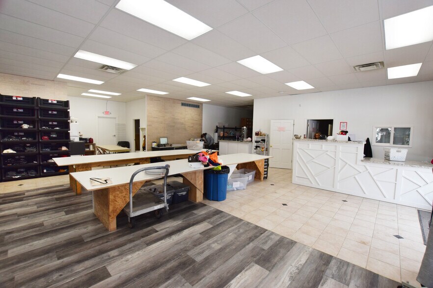 More Photos Of 5488 Richfield Rd, Flint Warehouse For Sale