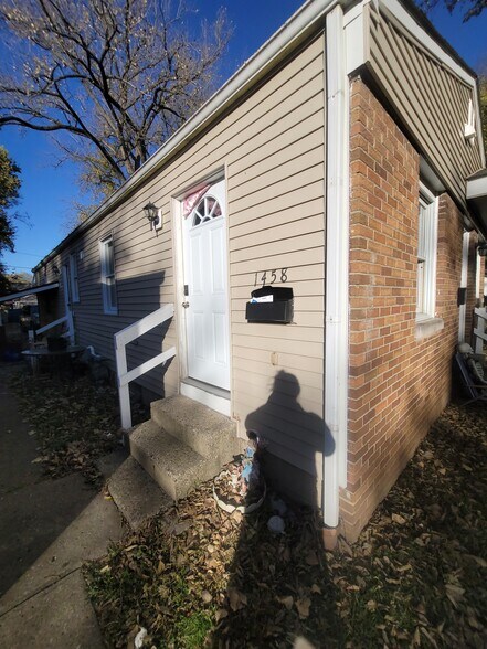 More Photos Of 1458 W 32nd St, Indianapolis Apartments For Sale