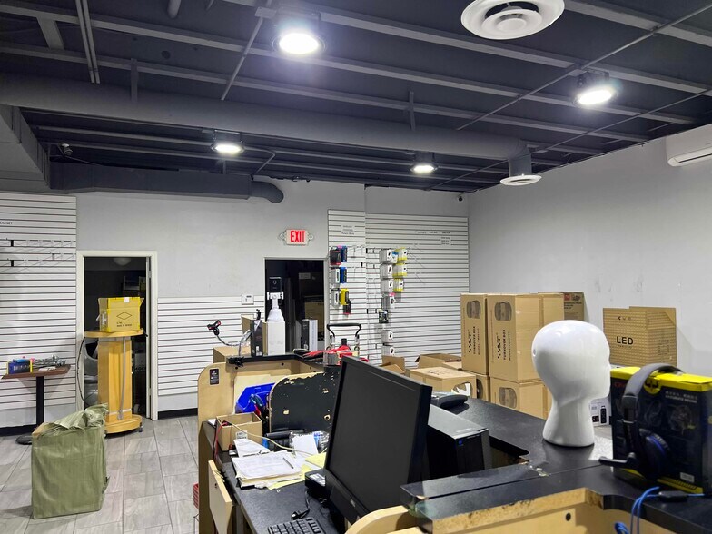 More Photos Of 3051 E Thomas Rd, Phoenix Freestanding For Lease