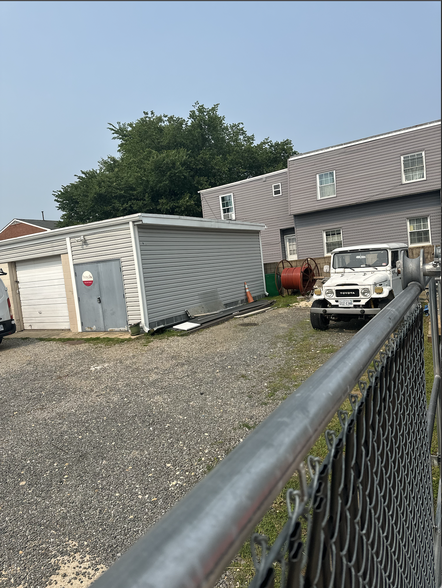 More Photos Of 1611 S Walter Reed Dr, Arlington General Retail For Lease