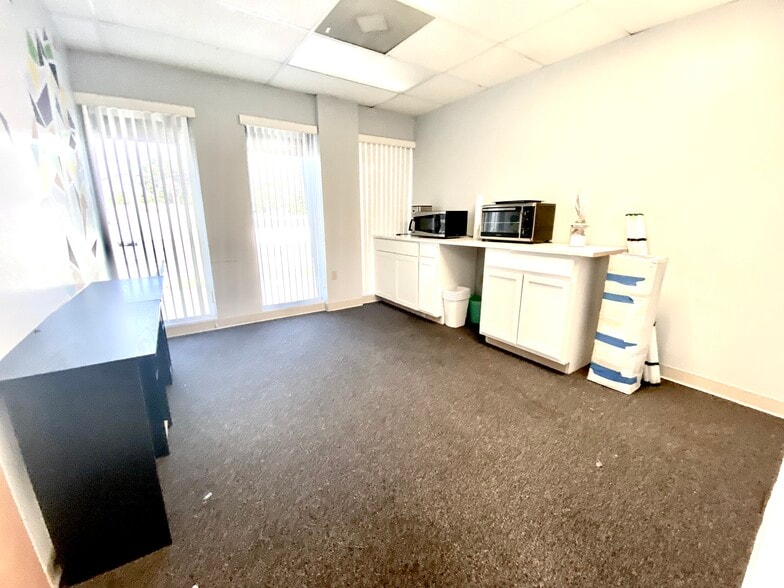 More Photos Of 1200 N Central Ave, Kissimmee Office For Lease