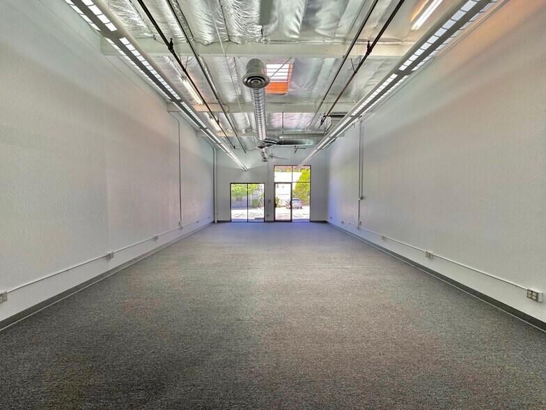 More Photos Of 922 San Leandro Ave, Mountain View Light Manufacturing For Lease
