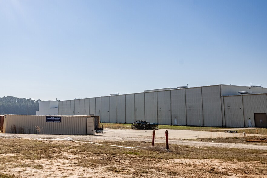 More Photos Of 411 Pegasus Pky, Lagrange Manufacturing For Lease