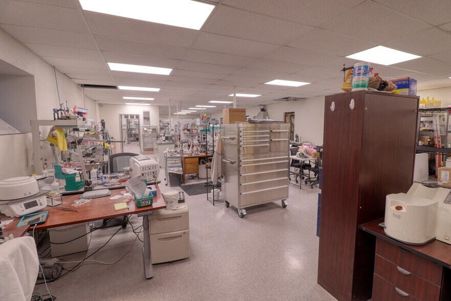 More Photos Of 1915 N Division St, Spokane Office For Sale