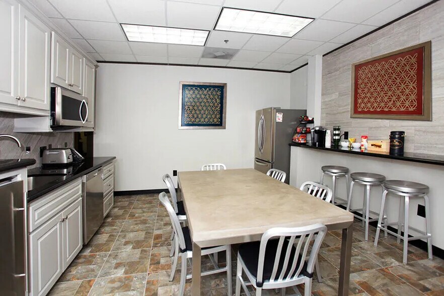 More Photos Of 2441 High Timbers Dr, The Woodlands Office For Lease