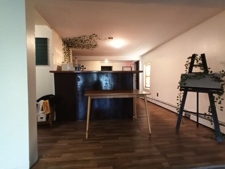 More Photos Of 2051-2055 Springfield Ave, Vauxhall General Retail For Lease