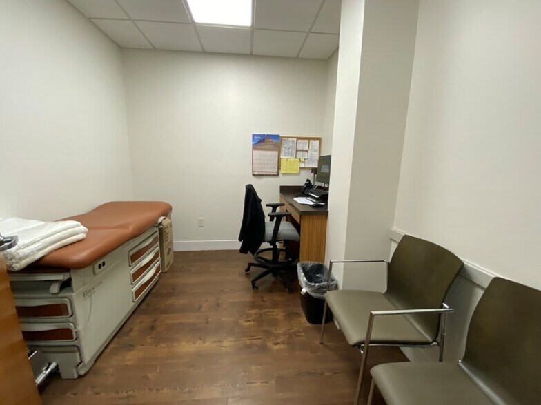 More Photos Of 180 Wingo Way, Mount Pleasant Medical For Lease
