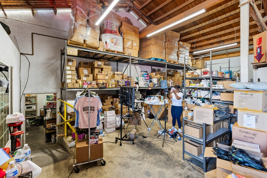 More Photos Of 2879 Main St, Riverside Warehouse For Lease