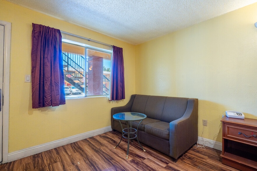 More Photos Of 9515 Folsom Blvd, Sacramento Hotel For Sale