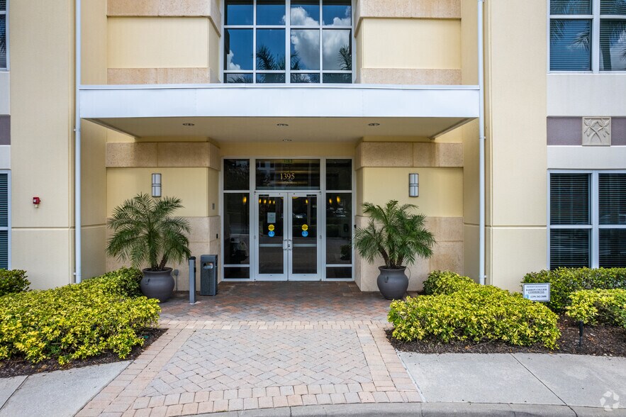 More Photos Of 1395 Panther Ln, Naples Office For Lease