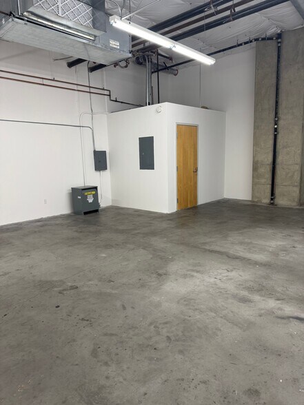More Photos Of 1458 S San Pedro St, Los Angeles Freestanding For Sale