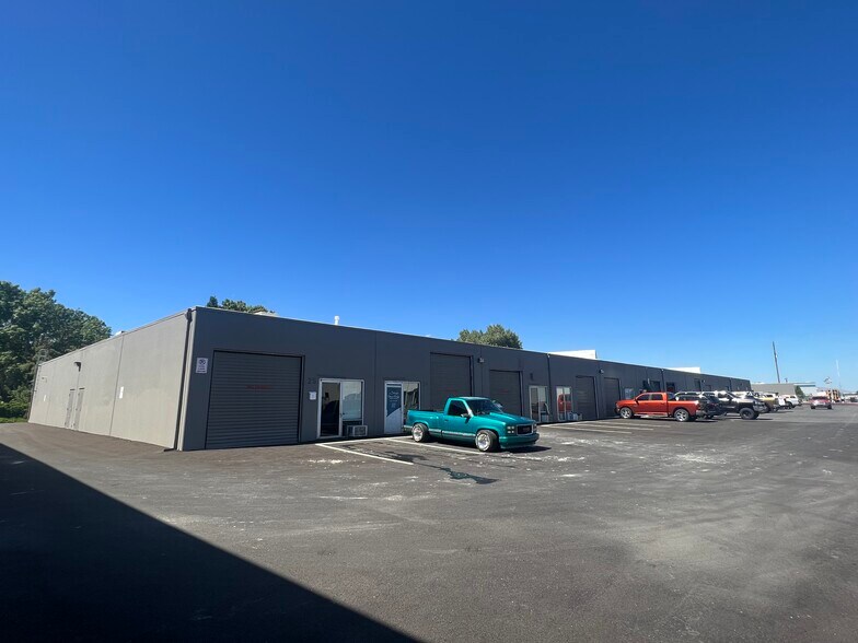 More Photos Of 745 E Greg St, Sparks Showroom For Lease