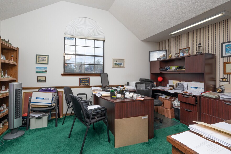 More Photos Of 217 W Seminole Ave, Melbourne Office For Sale