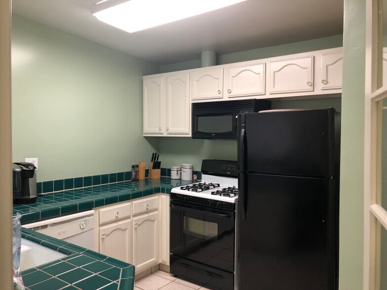 More Photos Of 6416 Corona Ave, Bell Religious Facility For Sale