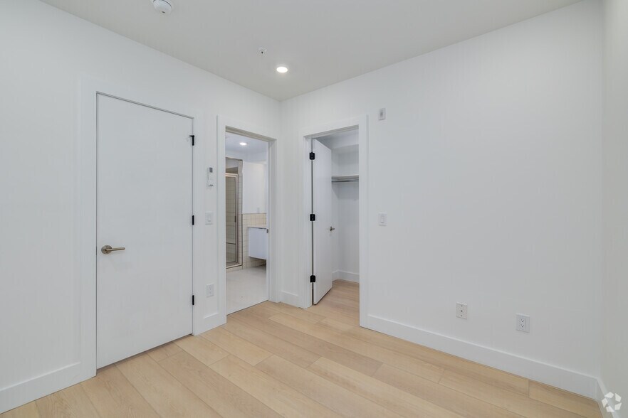 More Photos Of 2007 Cambridge St, Philadelphia Apartments For Sale