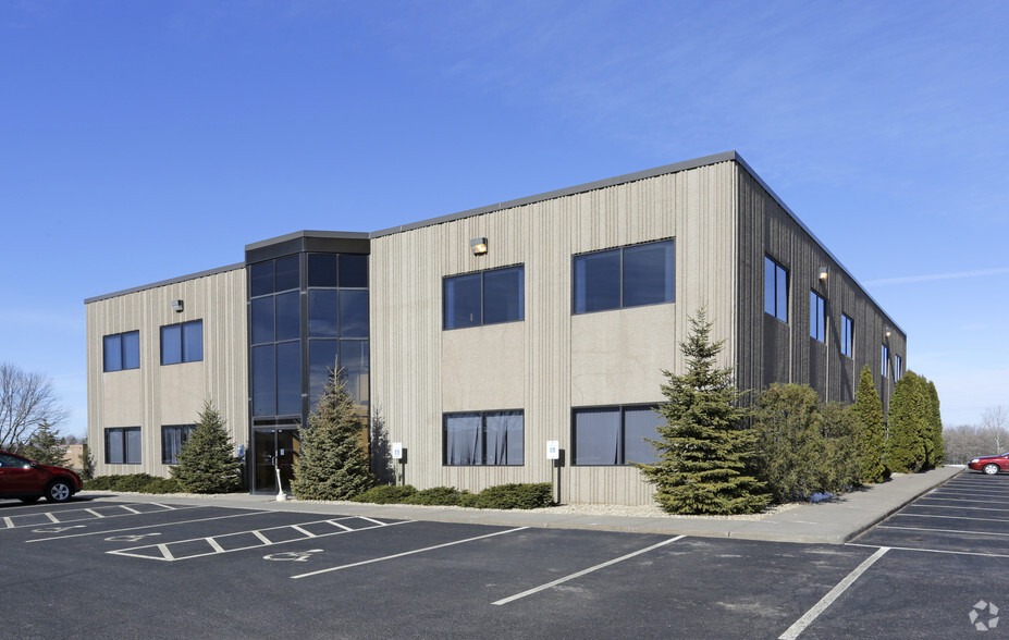 Primary Photo Of 642 Brakke Dr, Hudson Office Residential For Lease