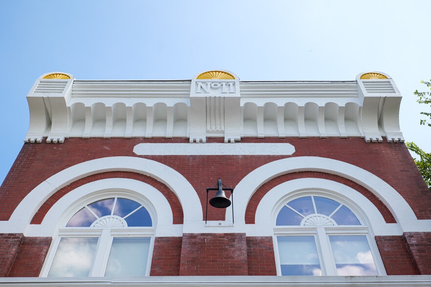 More Photos Of 1122 Rogers St, Louisville Police Fire Station For Sale