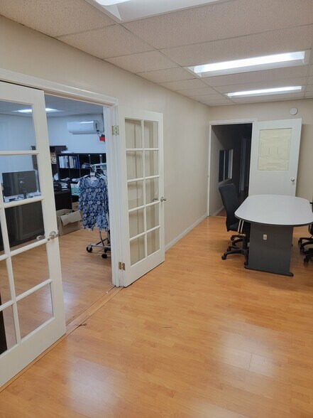 More Photos Of 219 E 32nd St, Los Angeles Warehouse For Lease