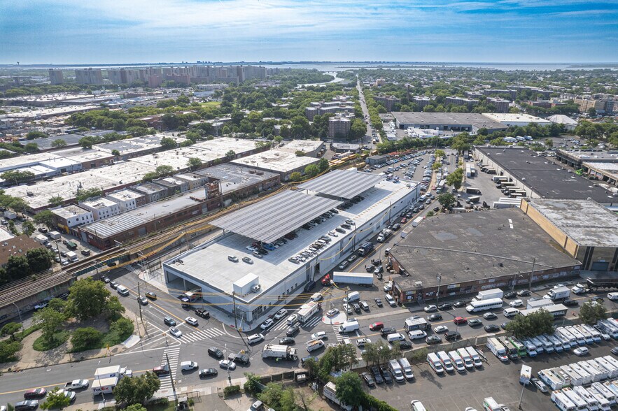 More Photos Of 807 Bank St, Brooklyn Warehouse For Lease