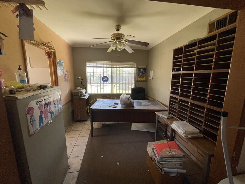 More Photos Of 1313 Brundage Ln, Bakersfield Office For Lease