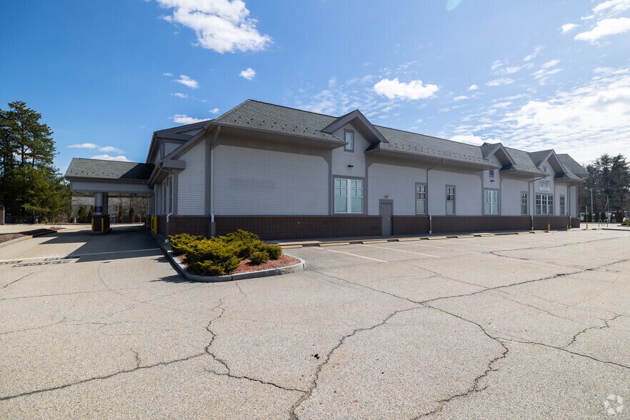 More Photos Of 105 Milton Rd, Rochester Freestanding For Sale