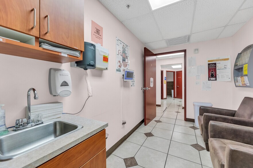 More Photos Of 515 Michigan Blvd, West Sacramento Medical For Sale