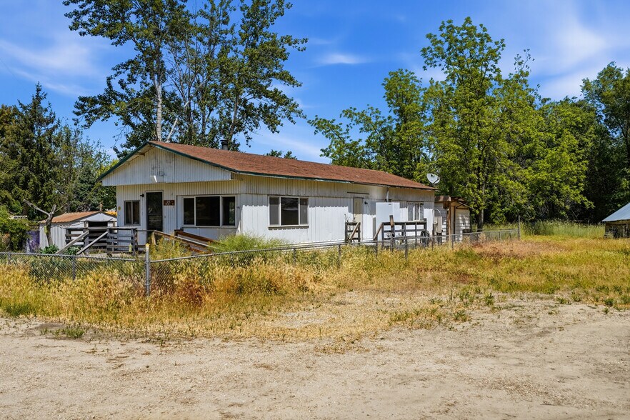 More Photos Of 200 E 46th Pl, Garden City Land For Sale