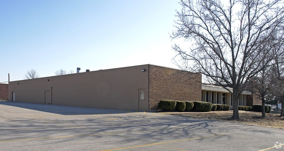 More Photos Of 781 Rudder Rd, Fenton Light Manufacturing For Lease