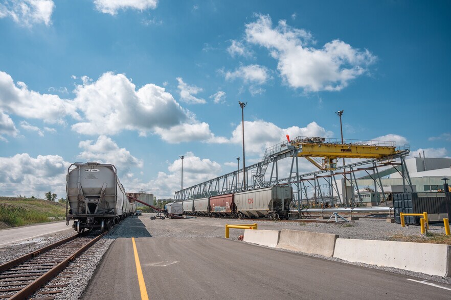 More Photos Of 3363 Davis Rd, Thorold Manufacturing For Lease