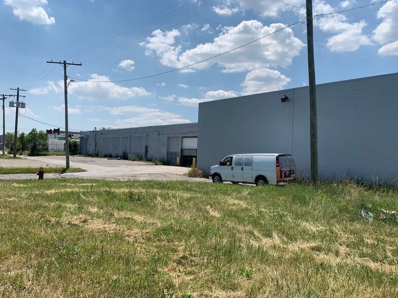 More Photos Of 9145 Vincent St, Hamtramck Warehouse For Sale