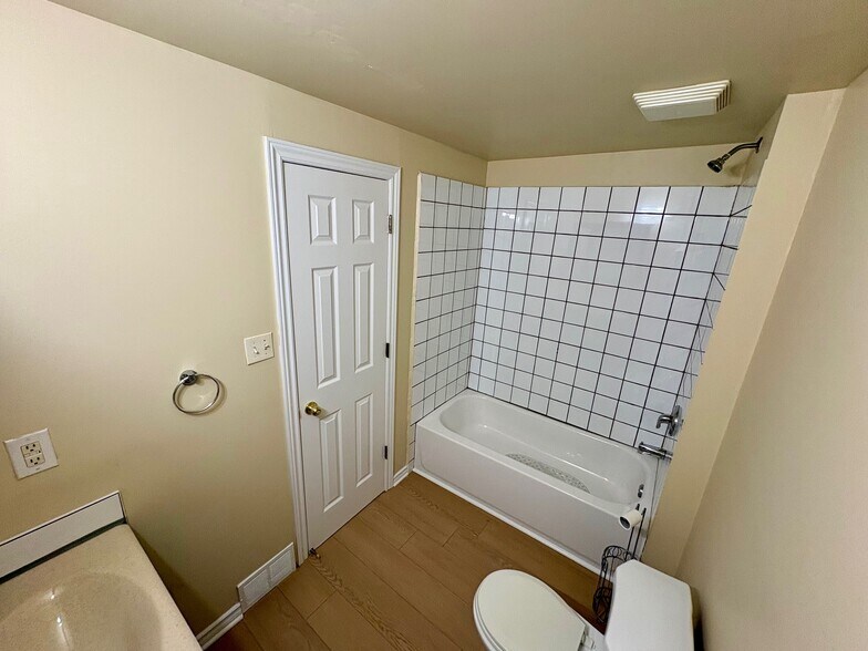 More Photos Of 5371 Huron St, Niagara Falls Apartments For Sale