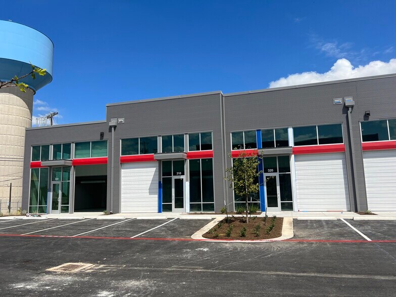 More Photos Of 2512 W Pecan St, Pflugerville Showroom For Lease