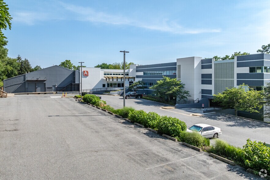 More Photos Of 10755 York Rd, Cockeysville Office For Sale