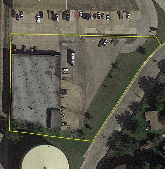 More Photos Of 13840 Denton Dr, Farmers Branch Warehouse For Lease