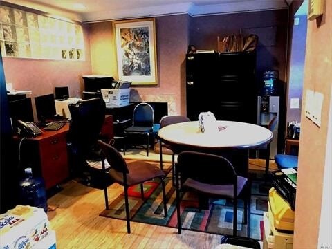 More Photos Of 18 Main St, Roslyn Office For Sale
