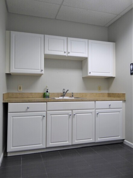 More Photos Of 1456 Ferry Rd, Doylestown Medical For Lease