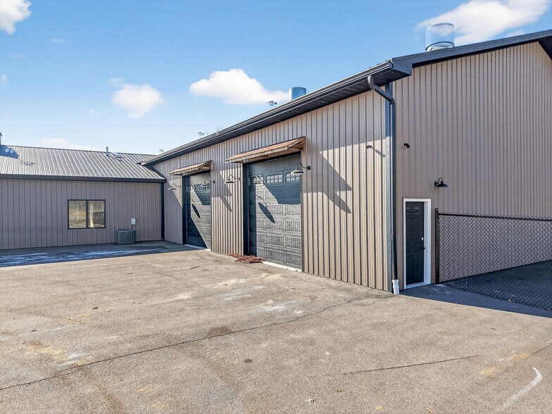 More Photos Of 1834 Outer Hwy 61 hwy, Moscow Mills Flex For Sale