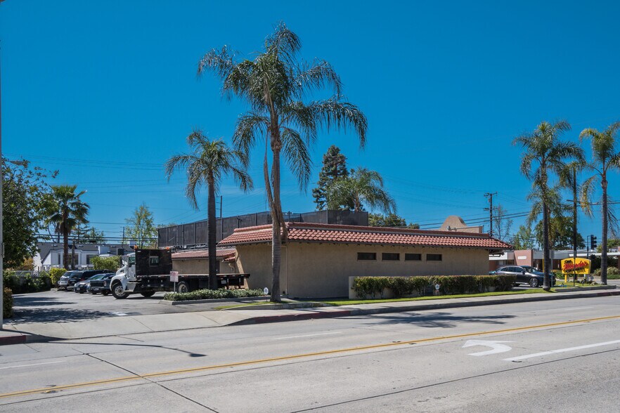 More Photos Of 200-222 E Foothill Blvd, Arcadia Storefront Retail Office For Sale