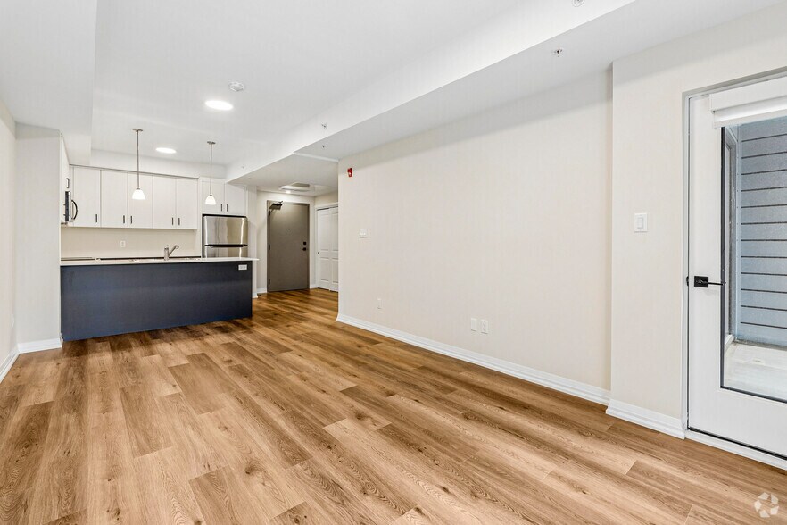 More Photos Of 600 Sunningdale Rd E, London Apartments For Sale