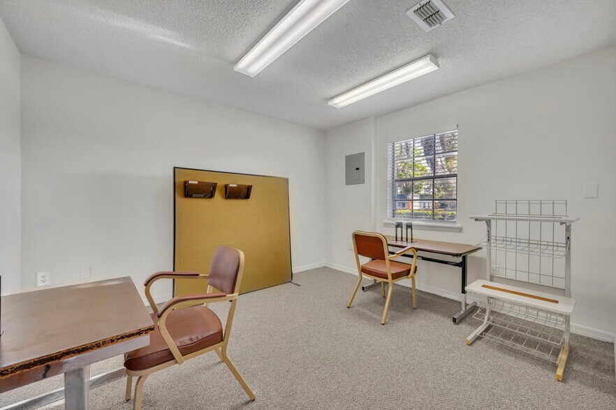 More Photos Of 420 Lake Howell Rd, Maitland Office For Lease