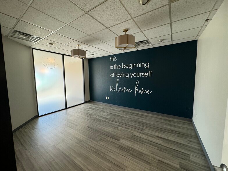 More Photos Of 8263 W Thunderbird Rd, Peoria Office For Lease