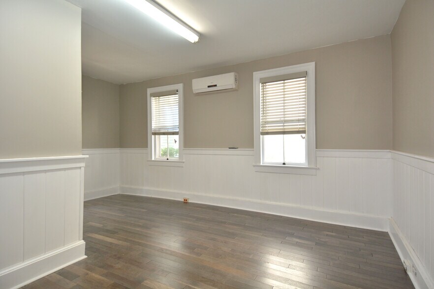 More Photos Of 20 Leigh St, Clinton Township Apartments For Sale