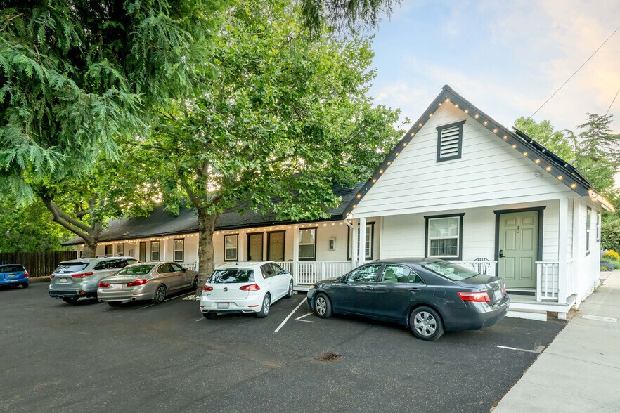 More Photos Of 816 W Main St, Grass Valley Hotel For Sale
